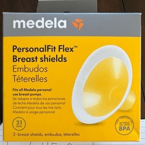 BRAND NEW Medela PersonalFit Flex Breast Shields, 2 Pack of 21mm Flanges